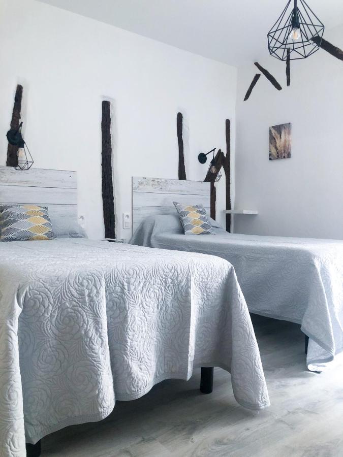 Logis Hotel Restaurant Metropole Mirande  Eksteriør bilde