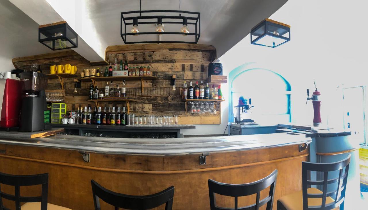 Logis Hotel Restaurant Metropole Mirande  Eksteriør bilde